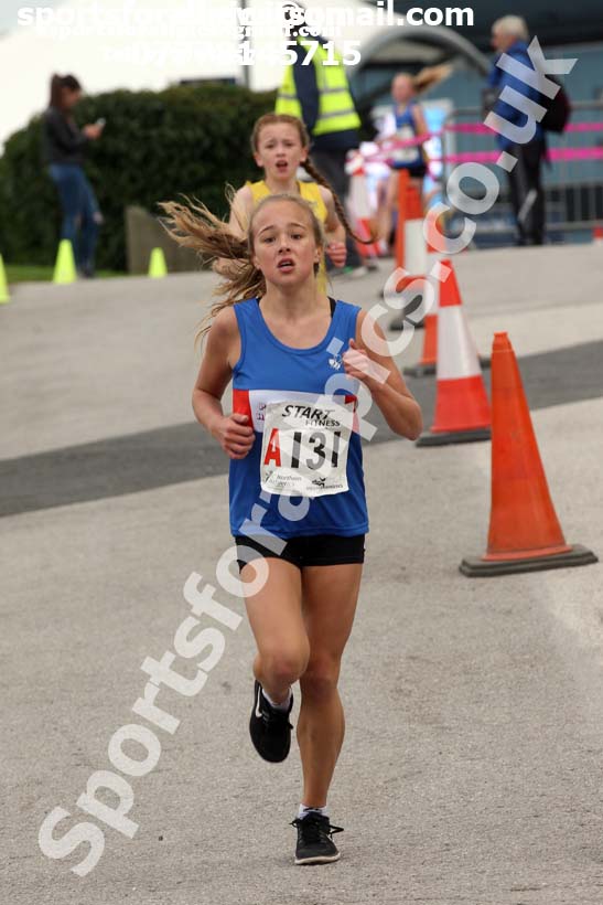 Girls under-13s 3 stage relay, Northern Senior 6 and 4 and Junior Stage Road Relays, SportsCity, Manchester. Photo:  David T. Hewitson/Sports for All Pics